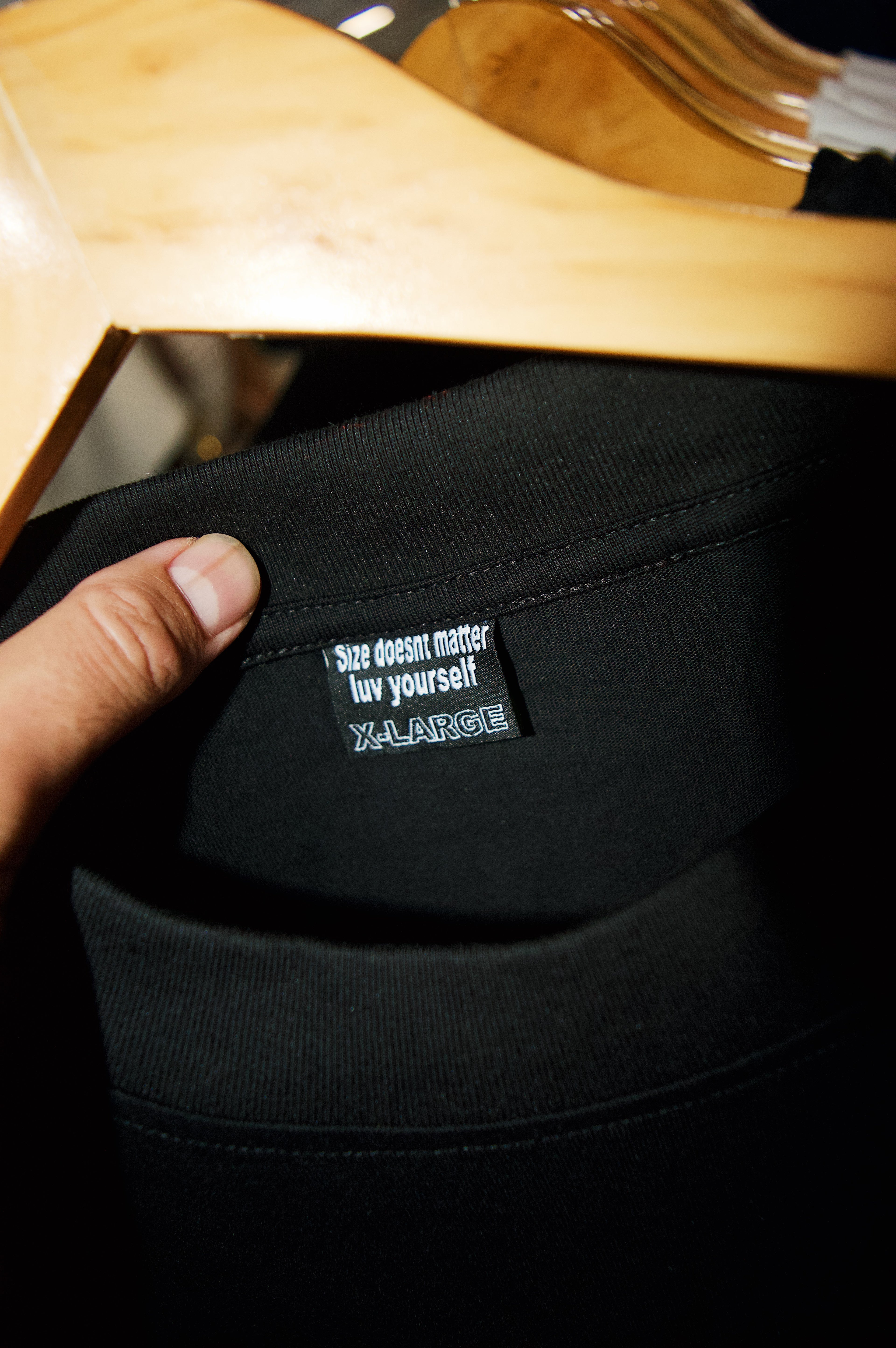 black daves vertical tee