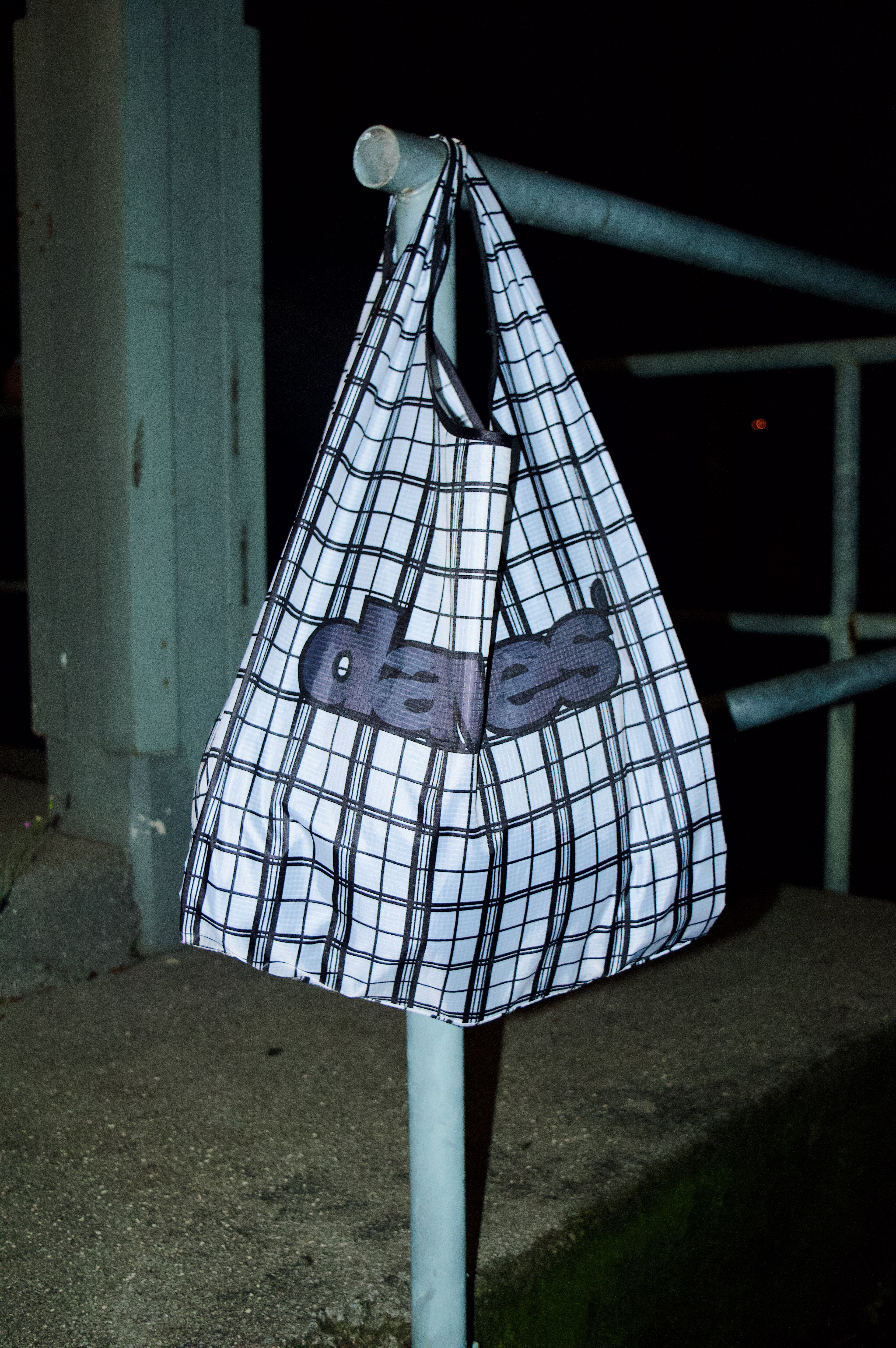 daves striped tote bag